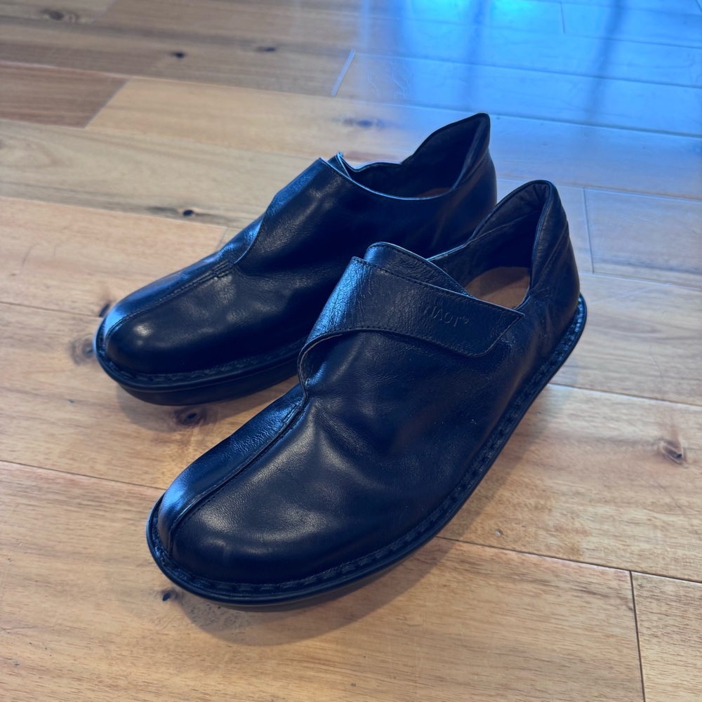 NAOT mule Black Leather Slip-On Women’s Shoes